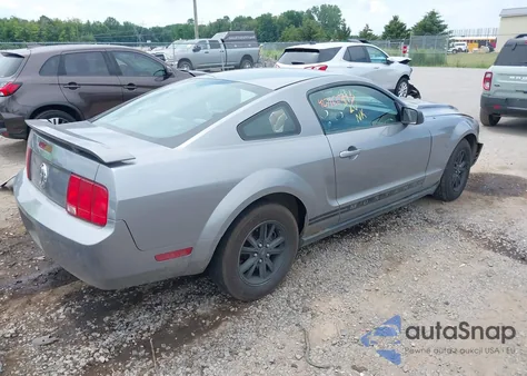2006 Ford Mustang V6 z USA, uszkodzony, nr VIN 1ZVFT80N365253477